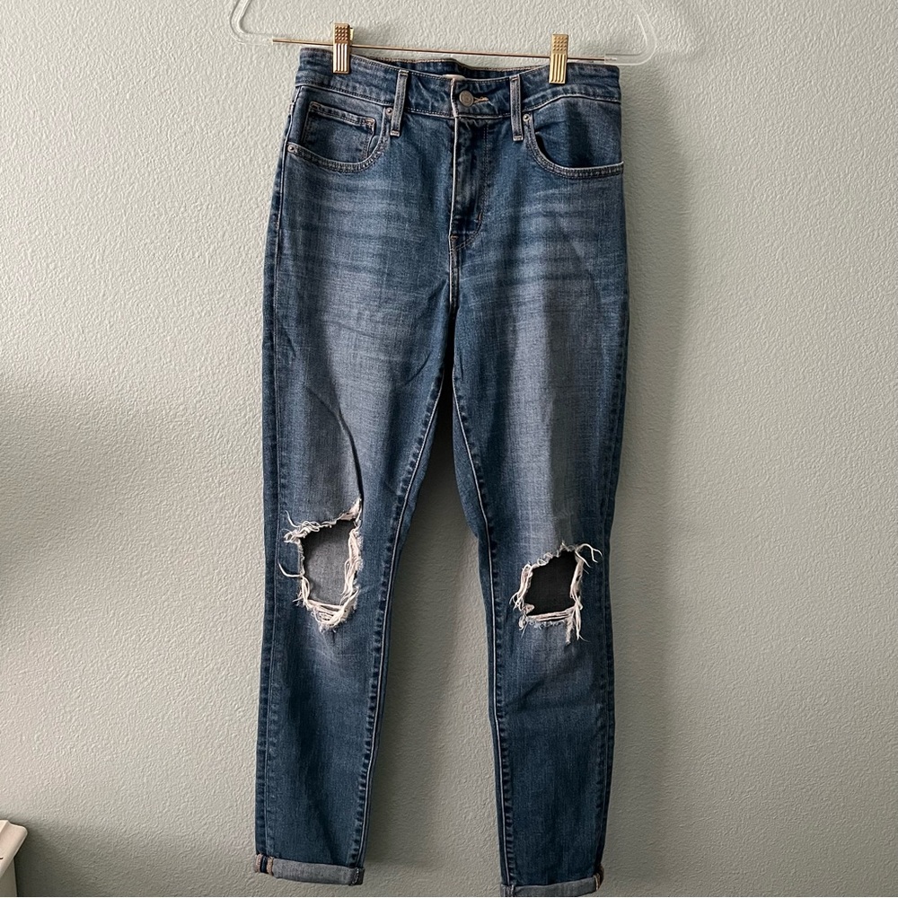 Levi’s 721 High Rise Skinny Jeans Distressed 28